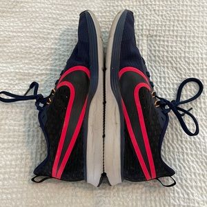 Nike, size 9, ultra light, navy sneakers